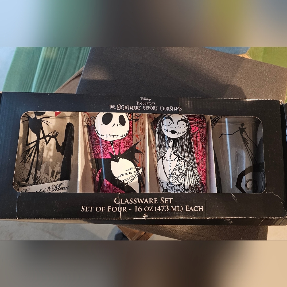 The Nightmare Before Christmas Glassware Set